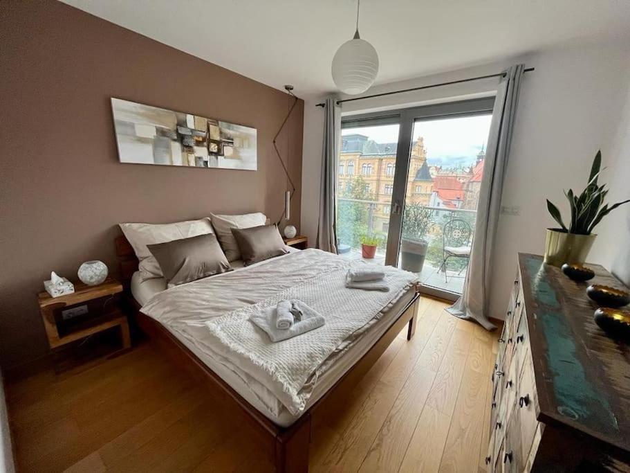 Apartment In Historical Center With Park View Plzen Ngoại thất bức ảnh