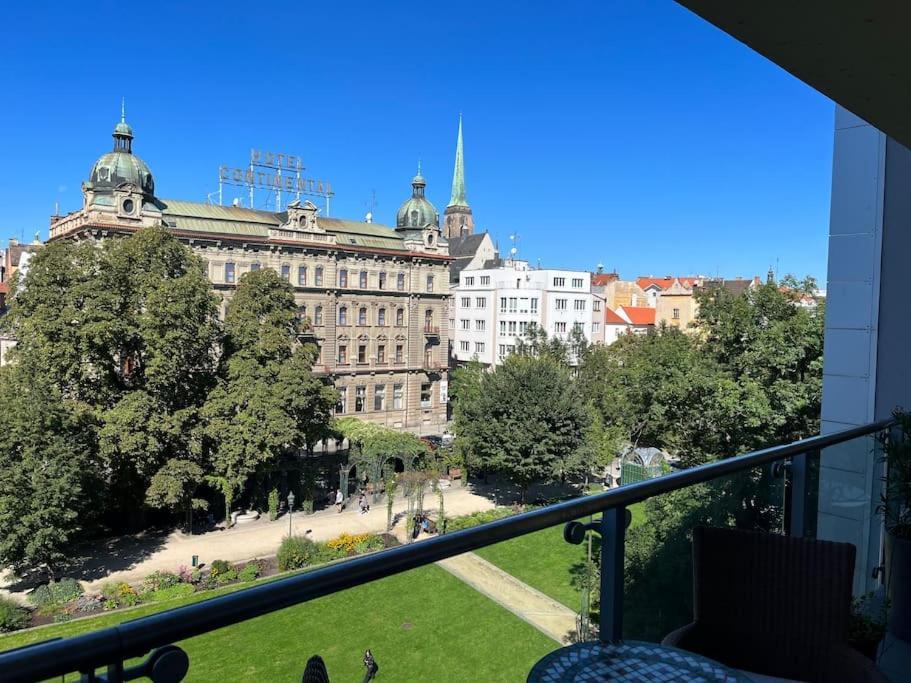 Apartment In Historical Center With Park View Plzen Ngoại thất bức ảnh